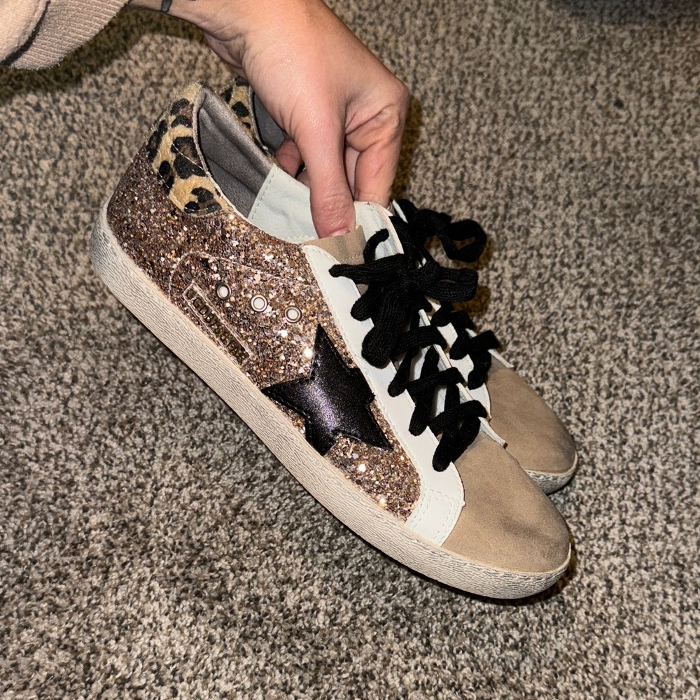 Stylish Women's Glitter and Leopard Sneakers
